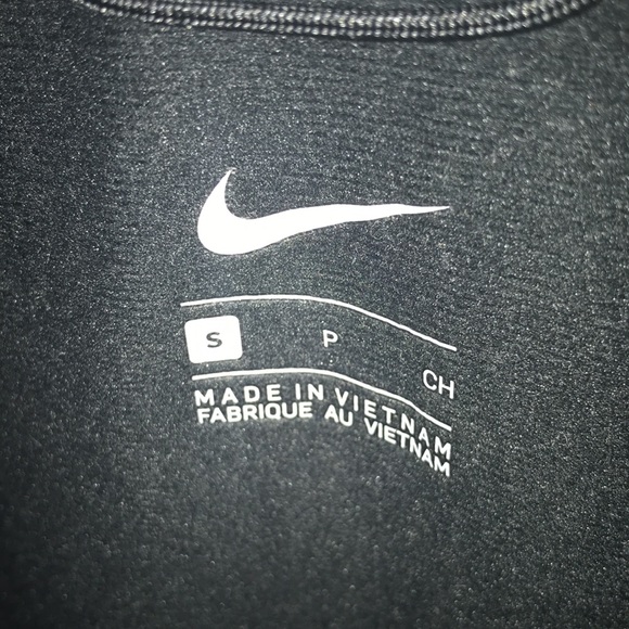 Old navy puff jacket and Nike black puff jacket - Picture 4 of 4